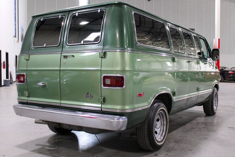 1977-dodge-b-200-van