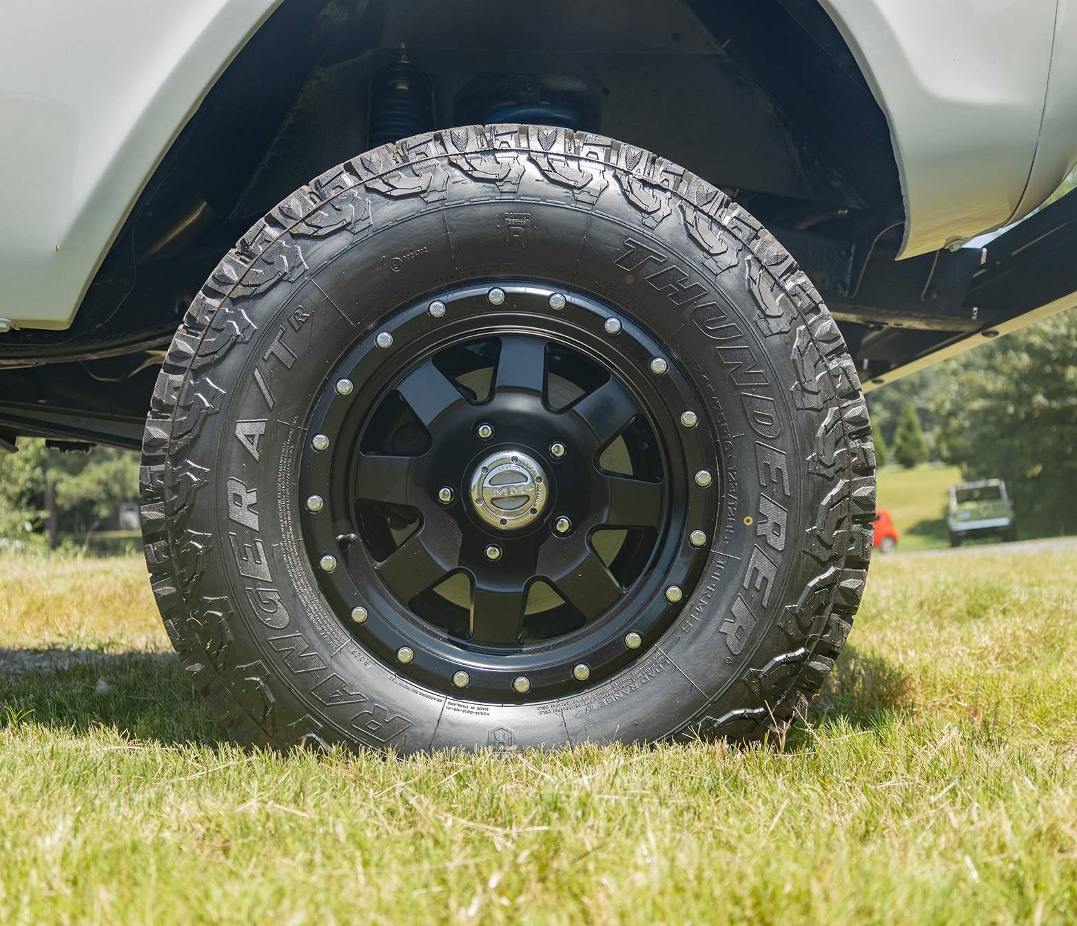 1977-ford-bronco-avalanche-gray-26