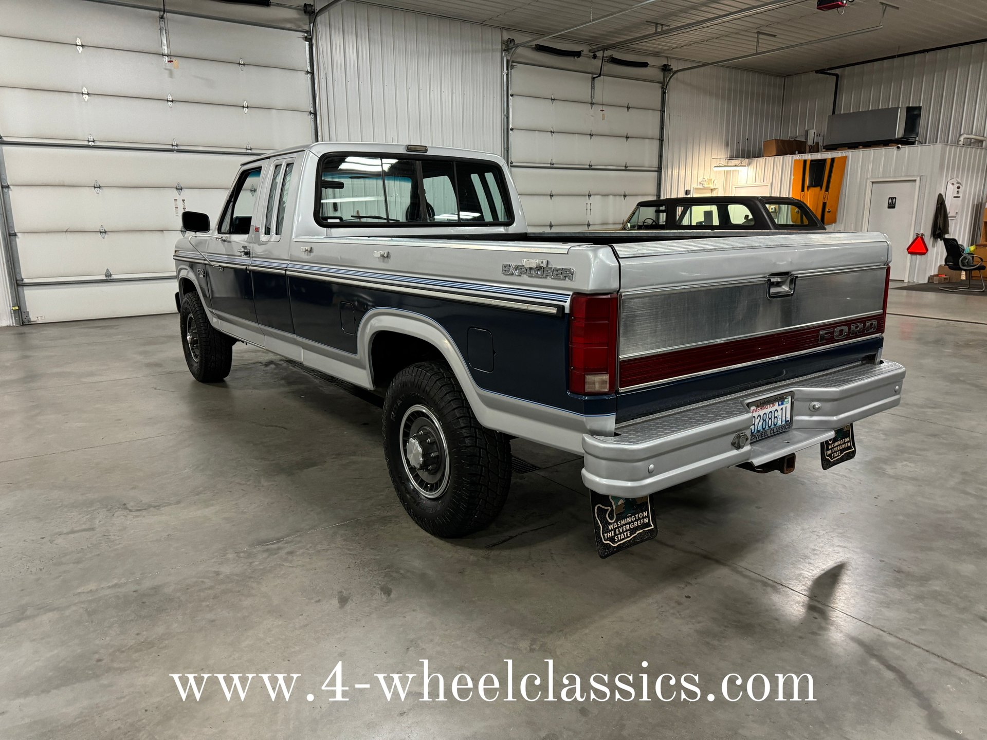 1985-ford-f250-supercab-xlt-lariat-for-sale-03