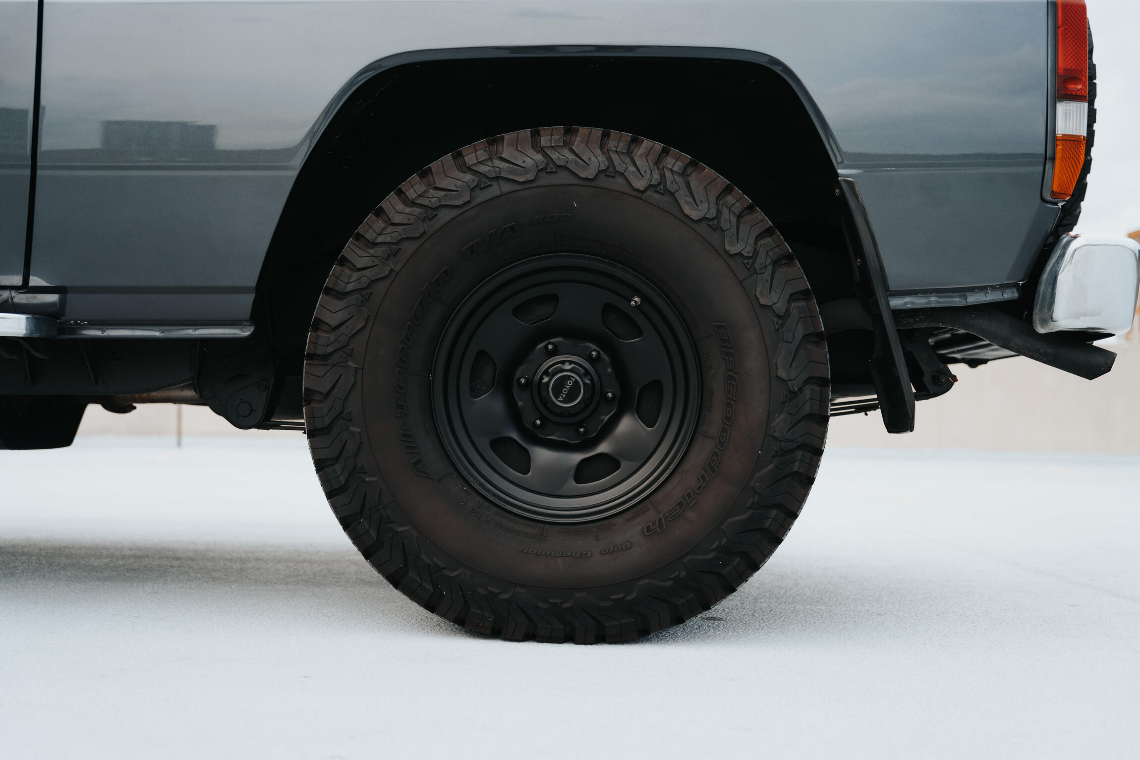 1987-toyota-land-cruiser-bj74-17