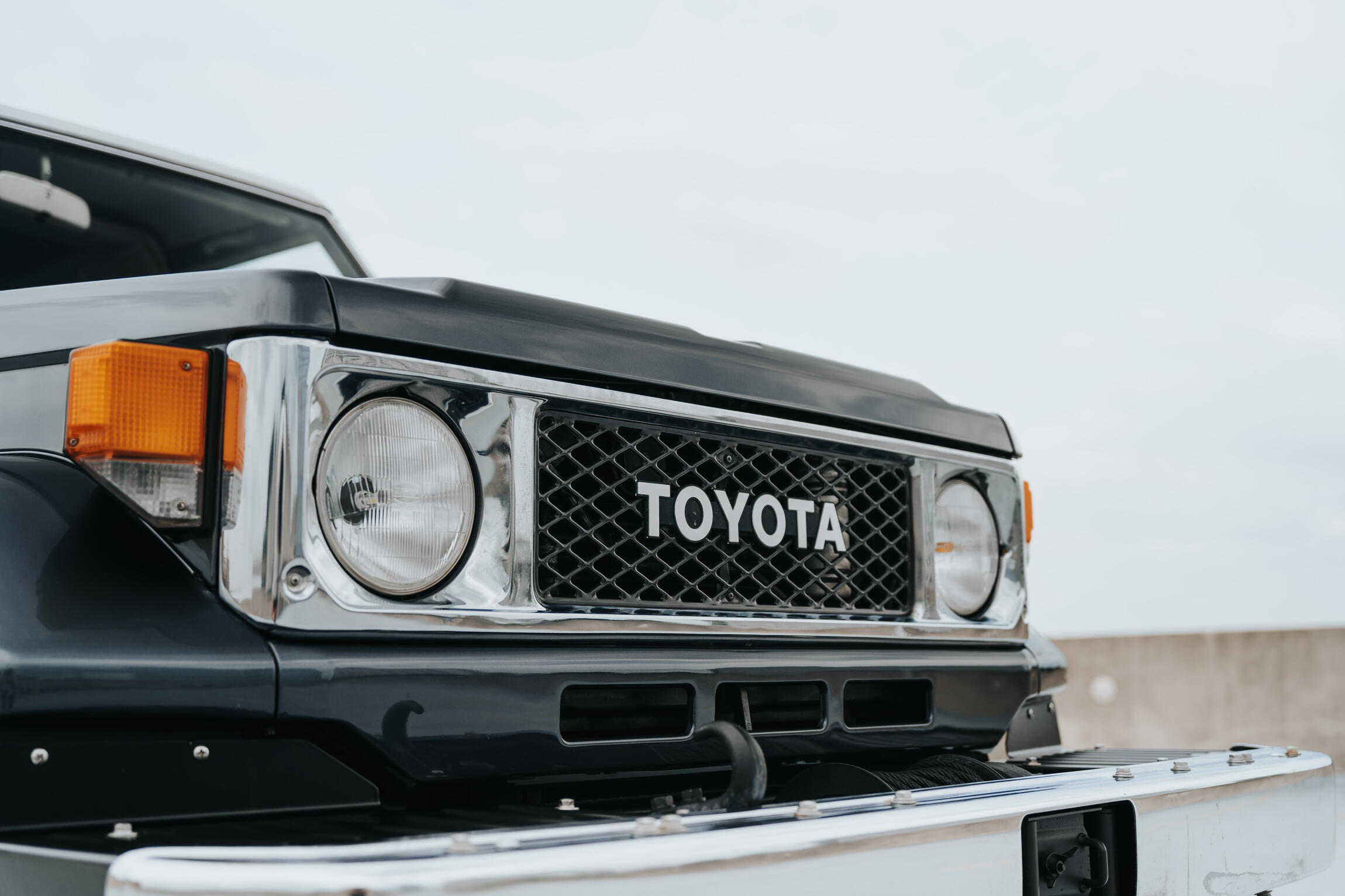 1987-toyota-land-cruiser-bj74-39