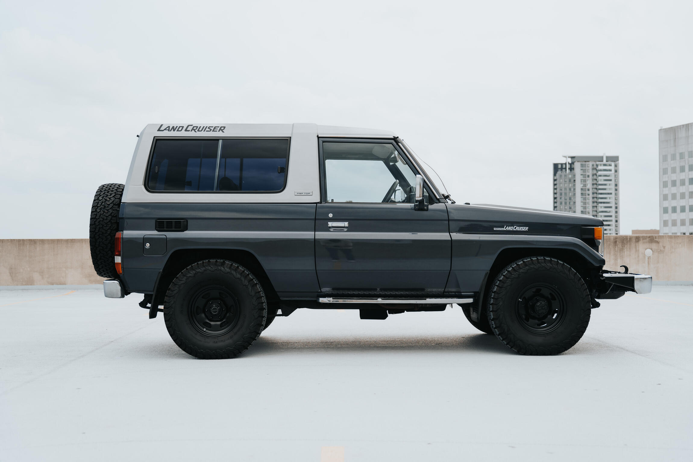 1987-toyota-land-cruiser-bj74-9