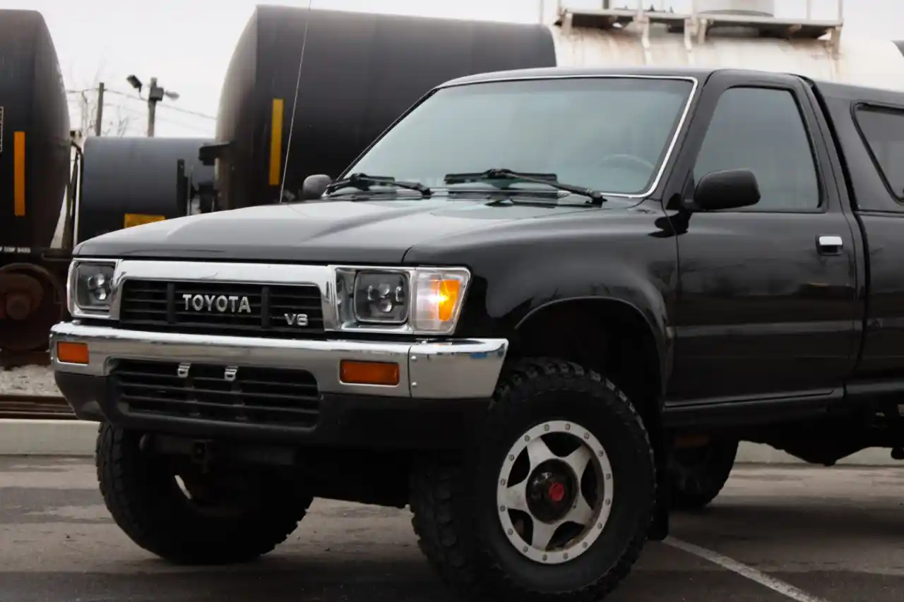 1990-toyota-pickup-for-sale-03