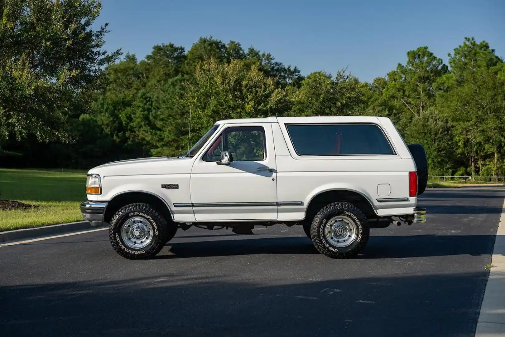 1992-ford-bronco-for-sale-04