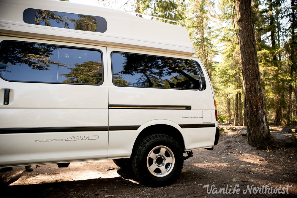 1996-toyota-hiace-hitop-camper-for-sale-02