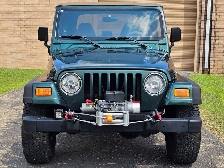 2000-jeep-wrangler-se-for-sale-02