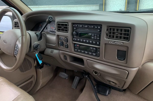 2002-ford-excursion-for-sale-01