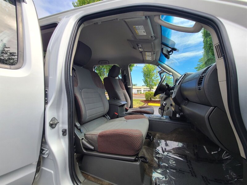 2011-nissan-frontier-pro-4x-06