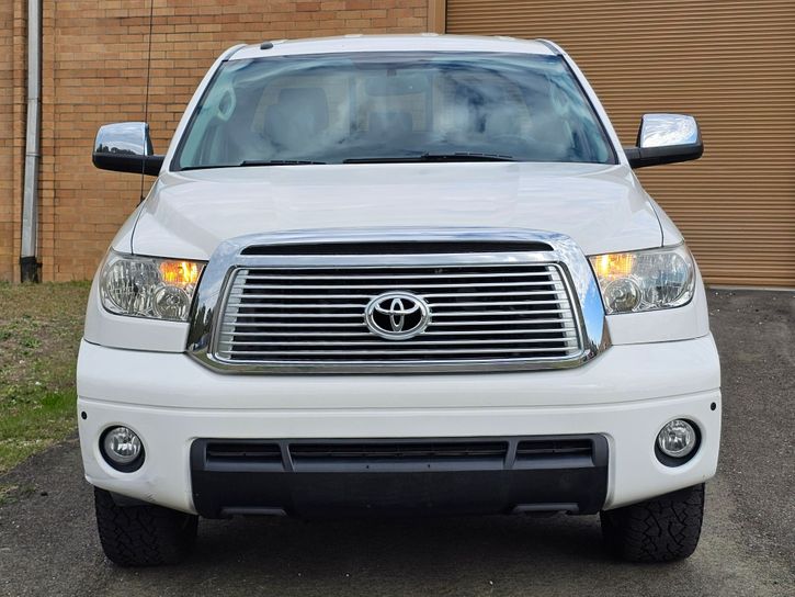 2011-toyota-tundra-limited-for-sale-01