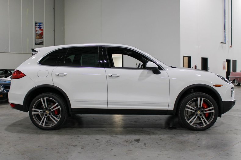 2013-porsche-cayenne-turbo-for-sale-05