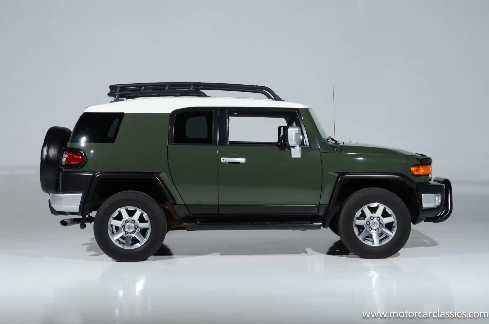 2014-toyota-fj-cruiser-for-sale-09