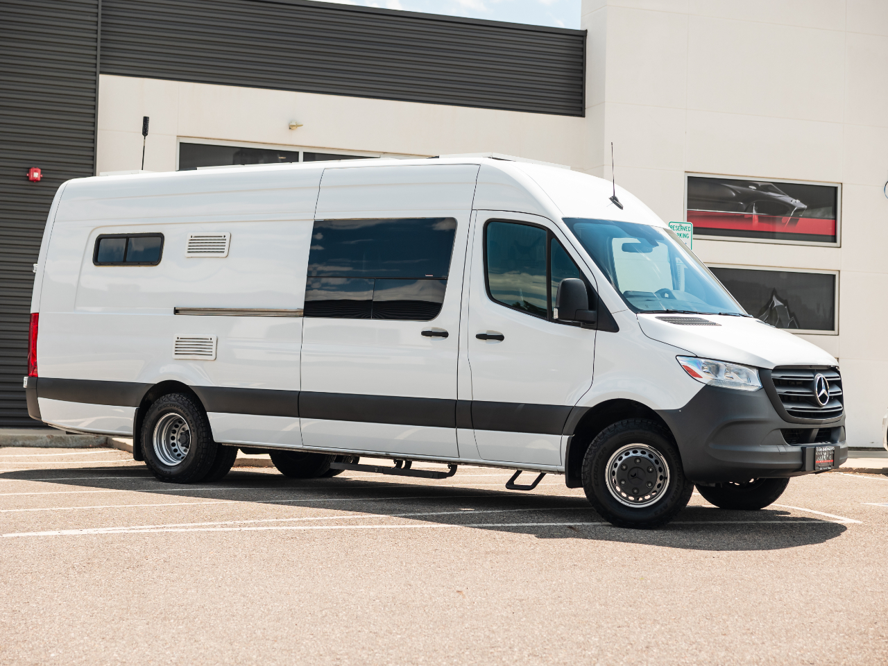 2019-Mercedes-Benz-Sprinter-3500-wagon-08