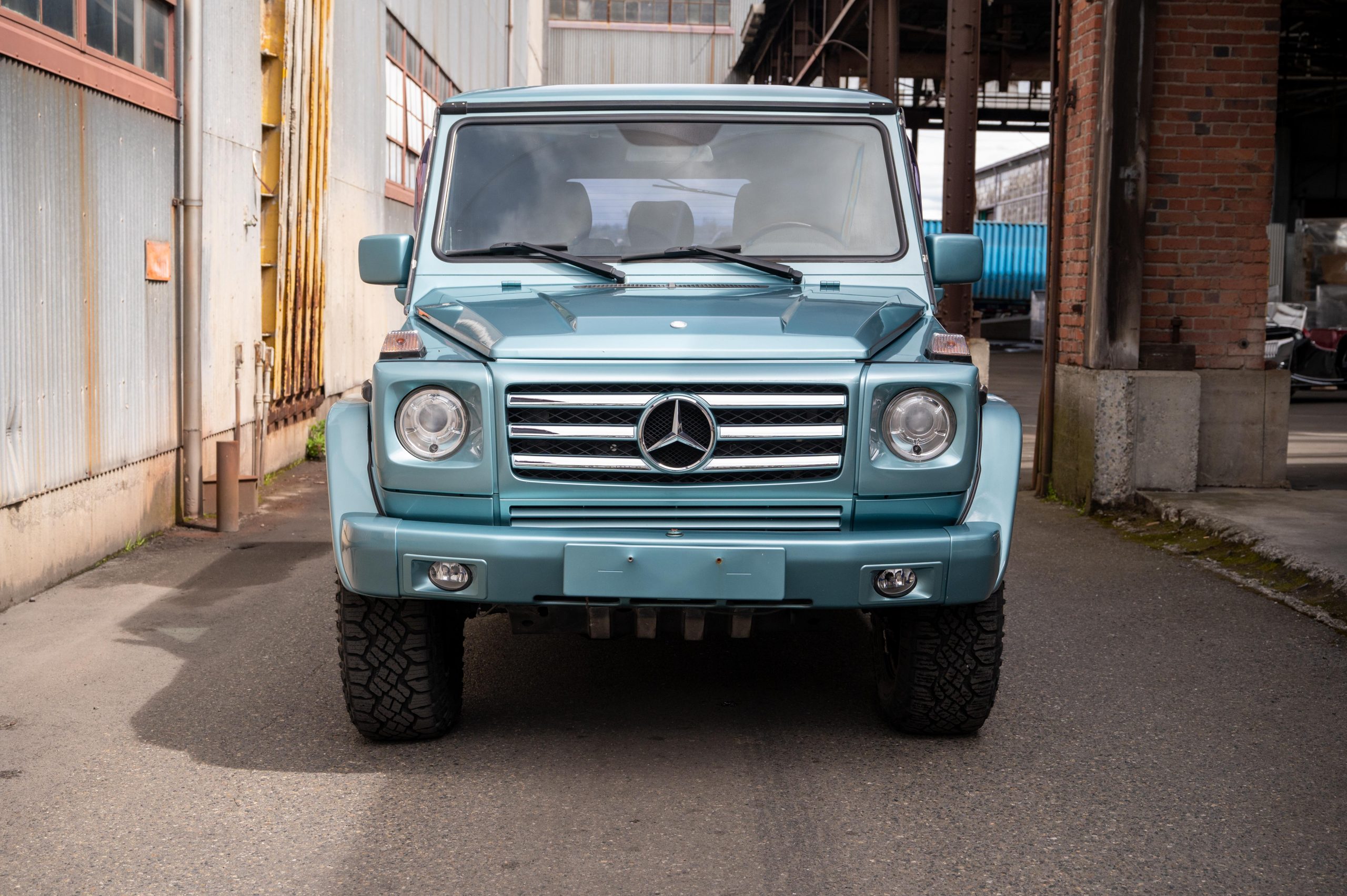 classic-mercedes-g320-for-sale-04