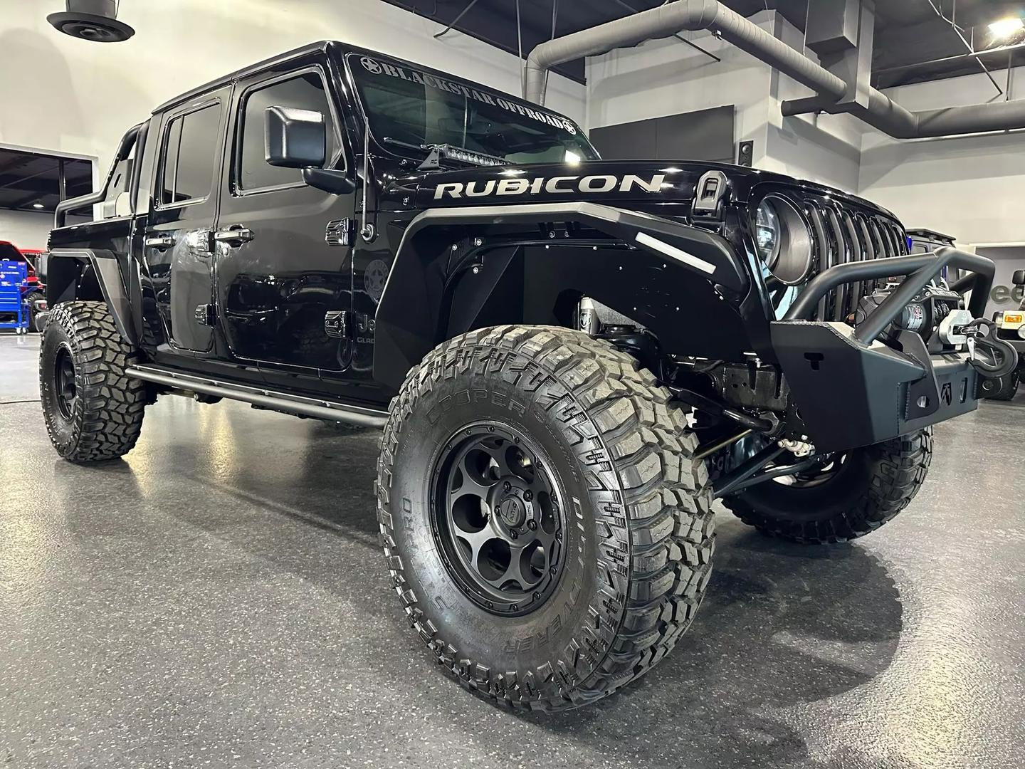 modified-2021-jeep-gladiator-rubicon-for-sale-01