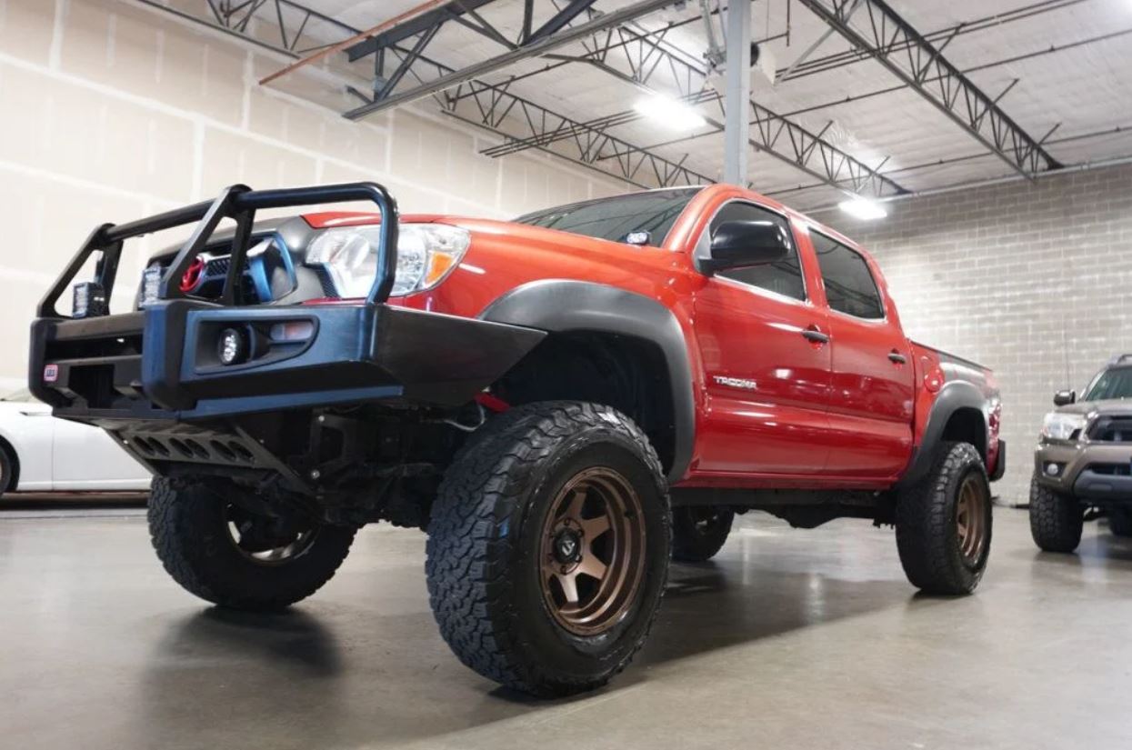 toyota-tacoma-customized-for-sale-01