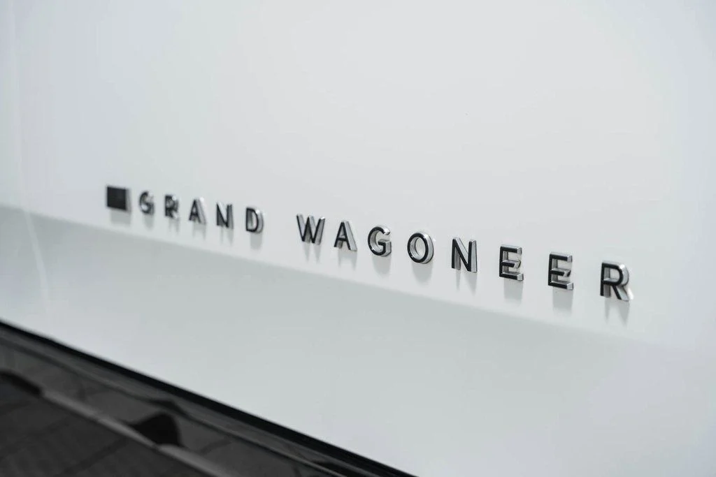 used-2023-jeep-grand_wagoneer-seriesiii-for-sale-09