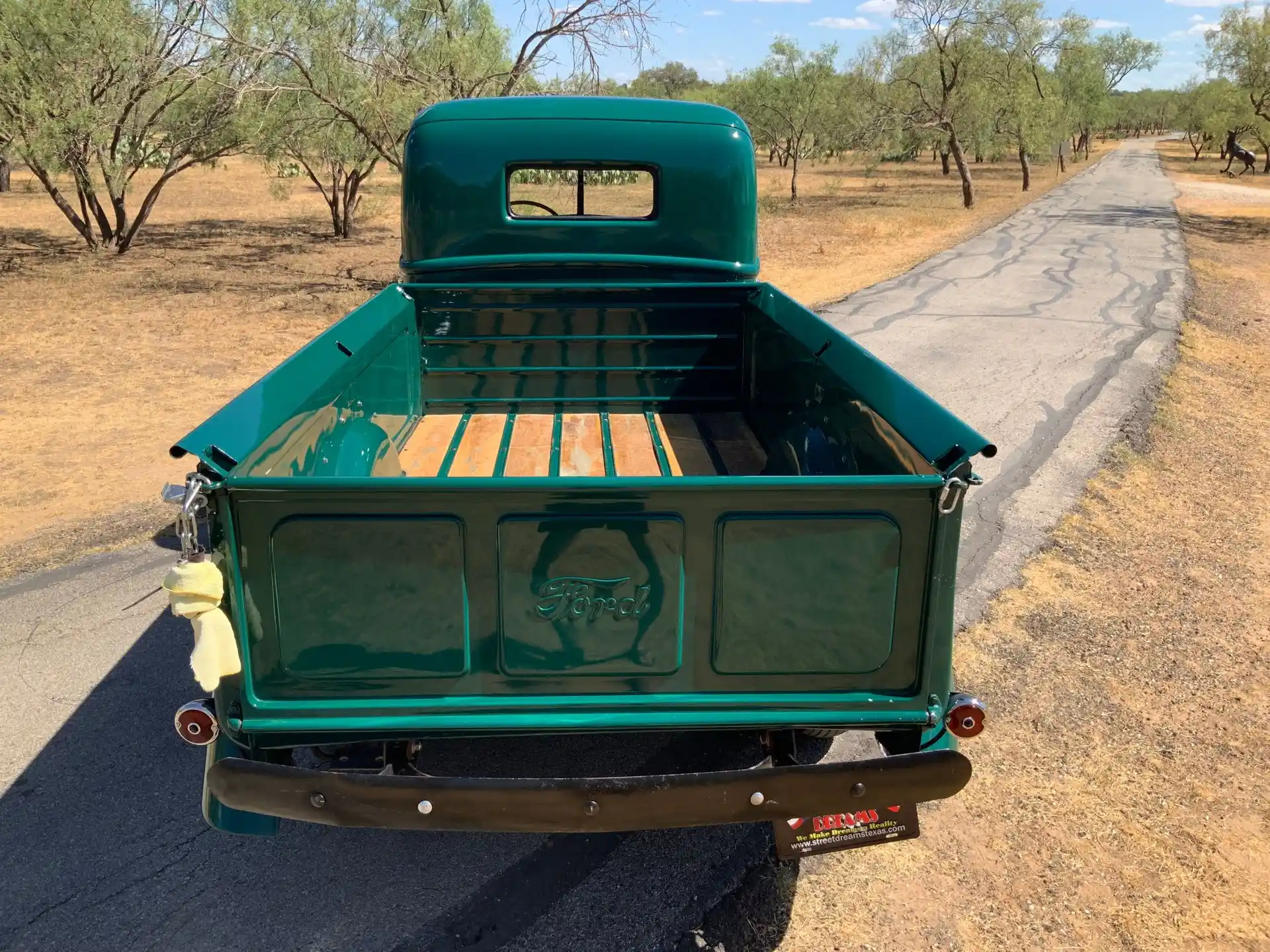 1946-ford-1-ton-pickup-for-sale-04