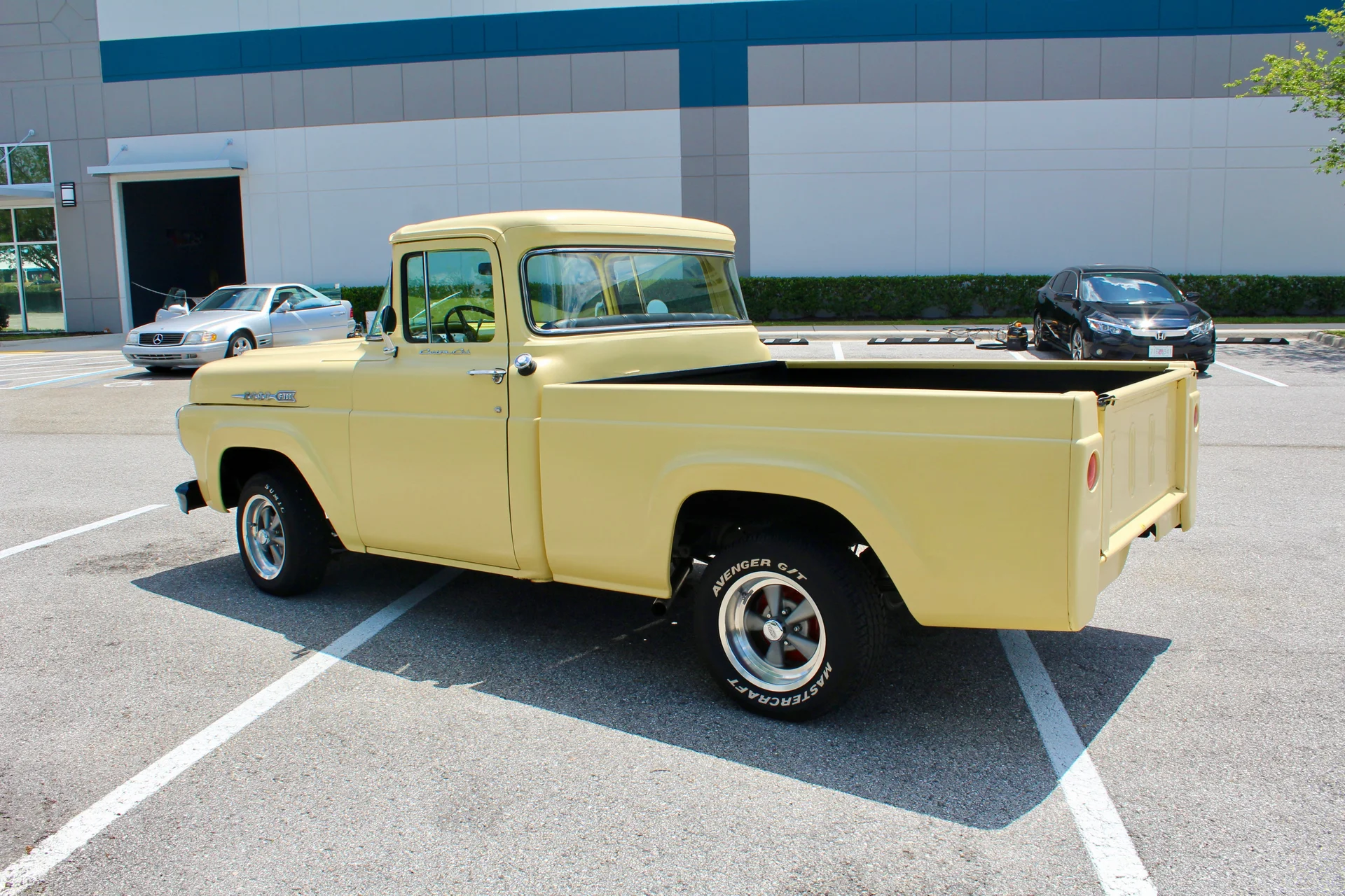 1960-ford-f100-custom-cab-for-sale-05