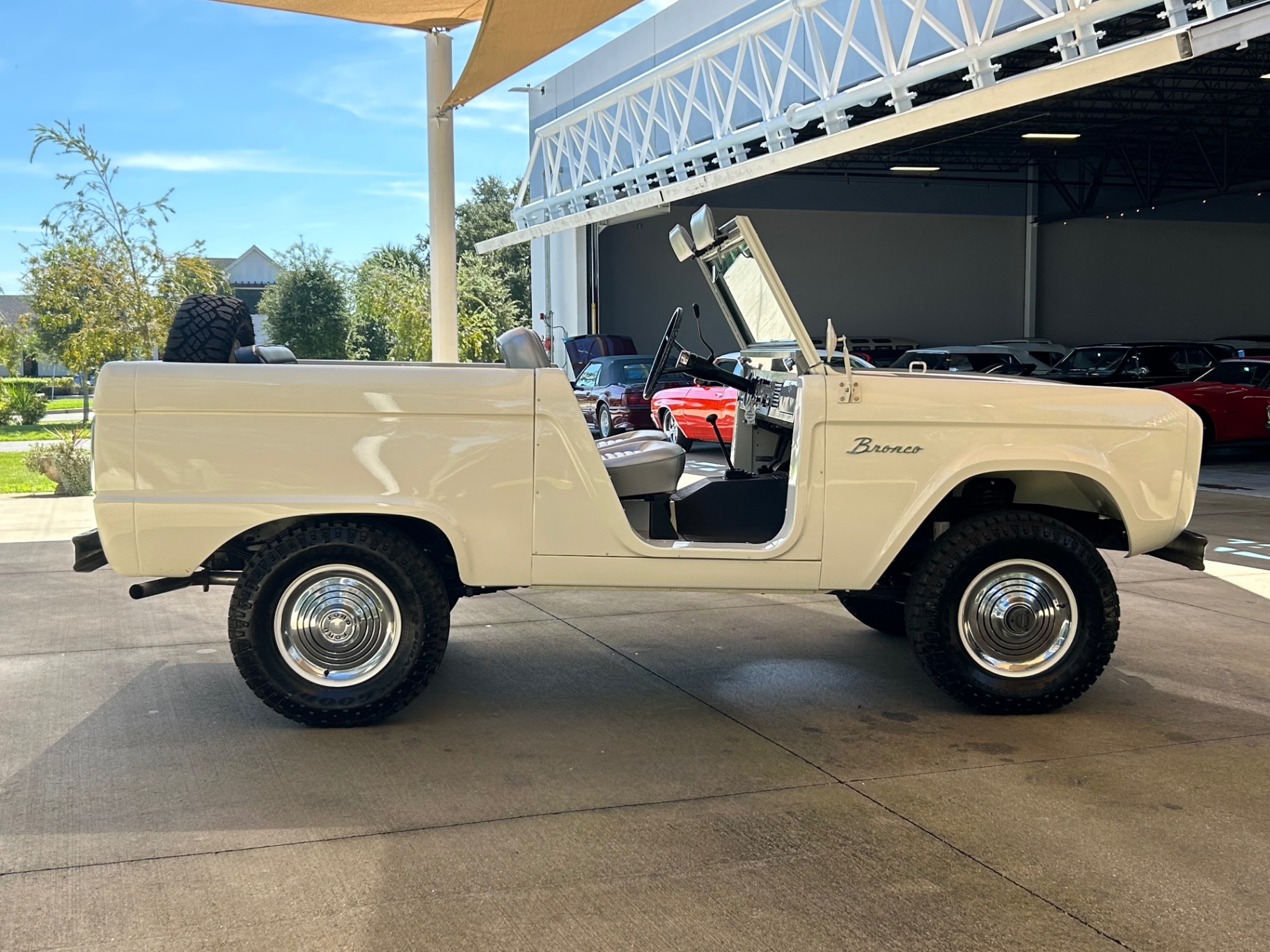 1966-ford-bronco-for-sale-03