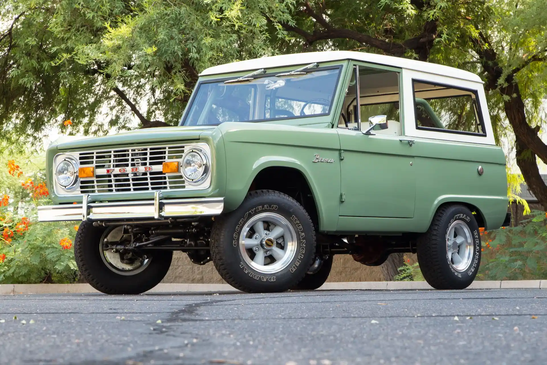 1969-ford-bronco-for-sale-01