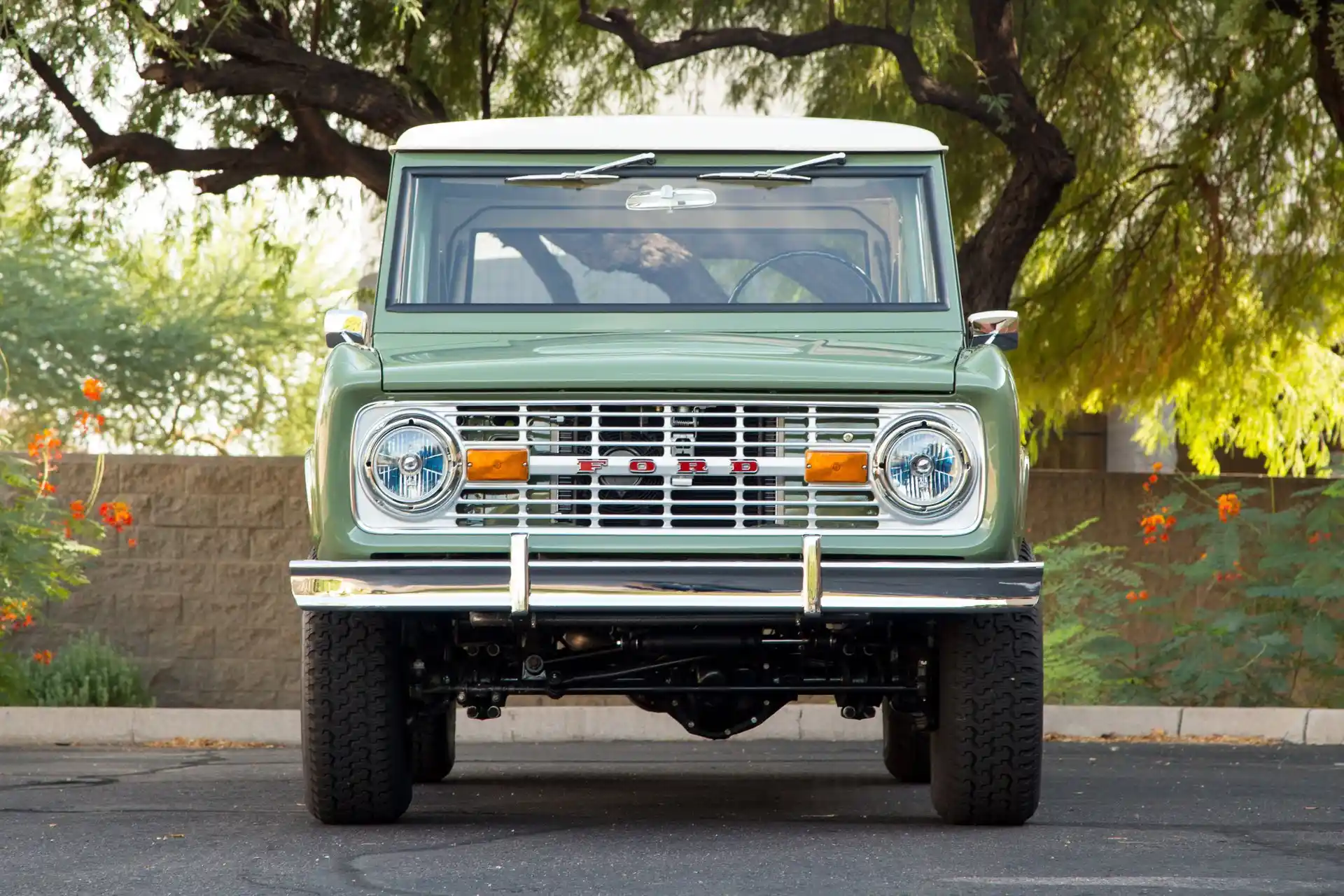 1969-ford-bronco-for-sale-02