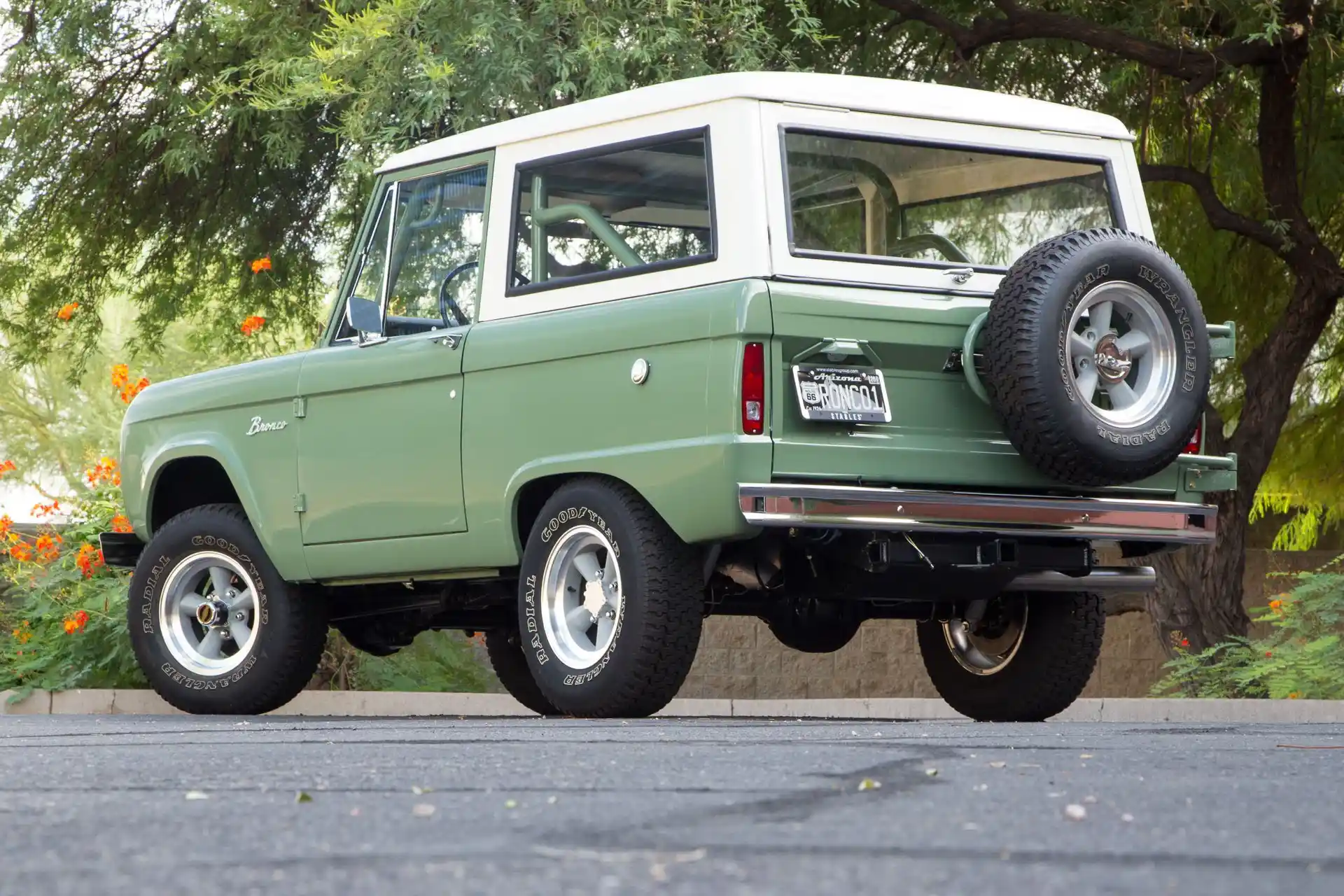 1969-ford-bronco-for-sale-05