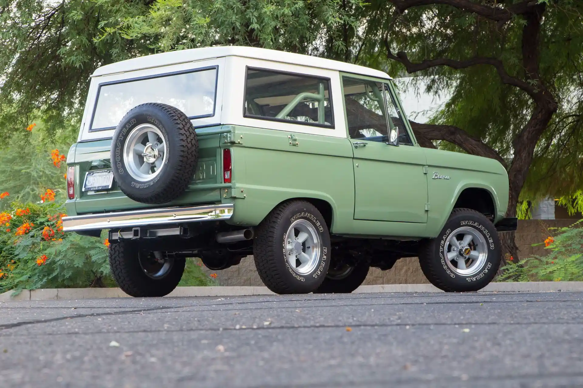 1969-ford-bronco-for-sale-07