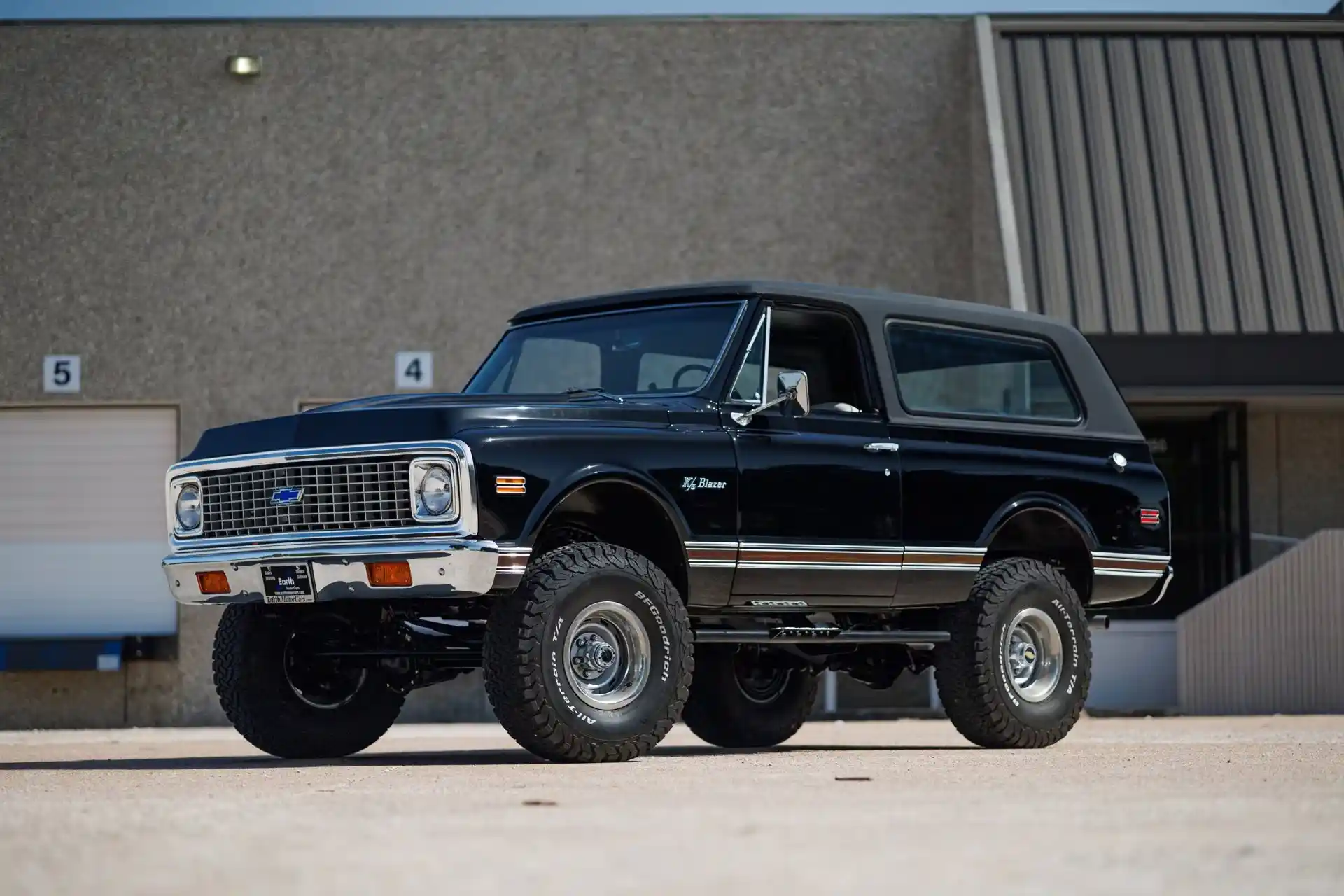 1971-chevrolet-k5-blazer-for-sale-01