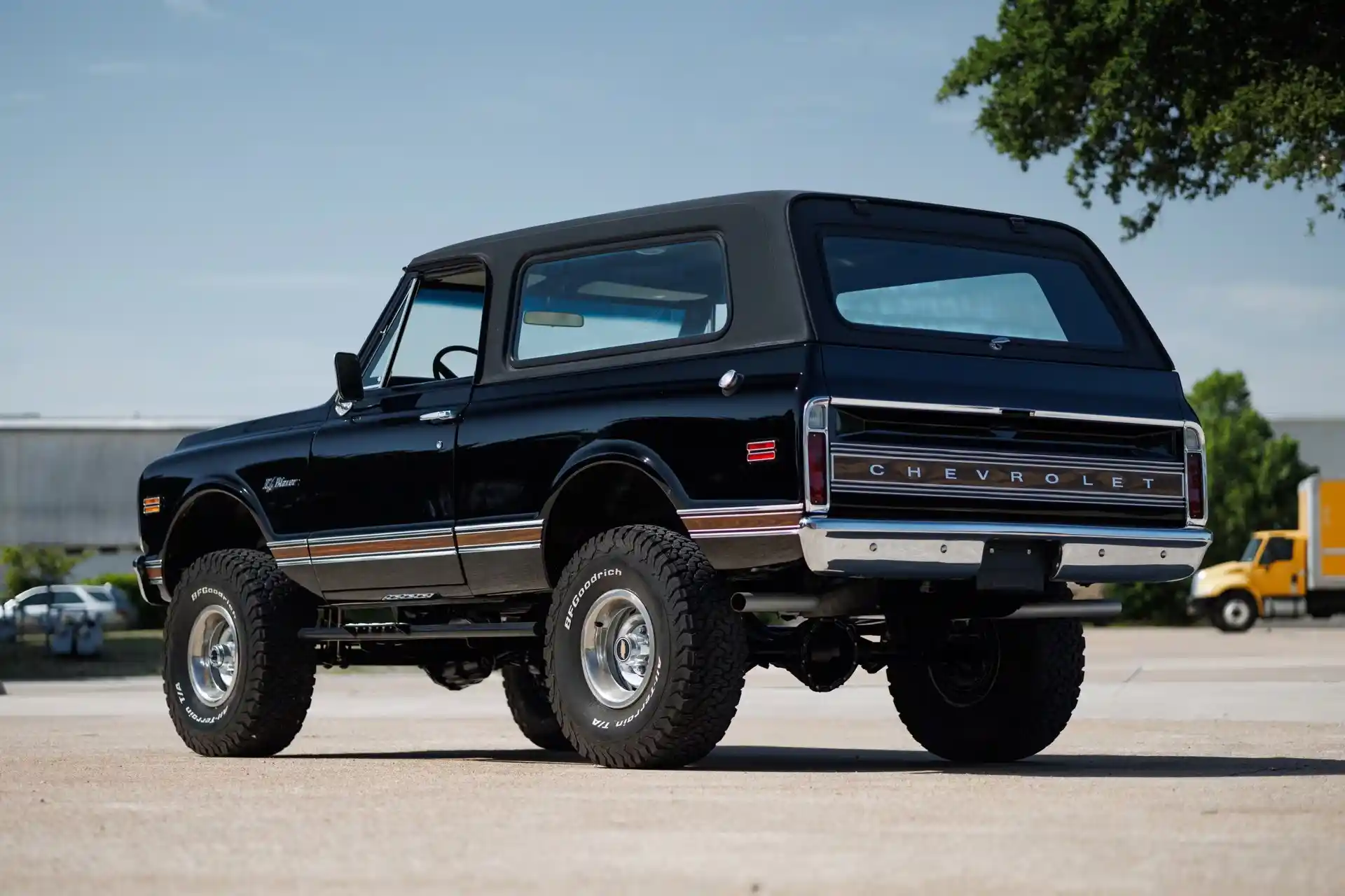 1971-chevrolet-k5-blazer-for-sale-07