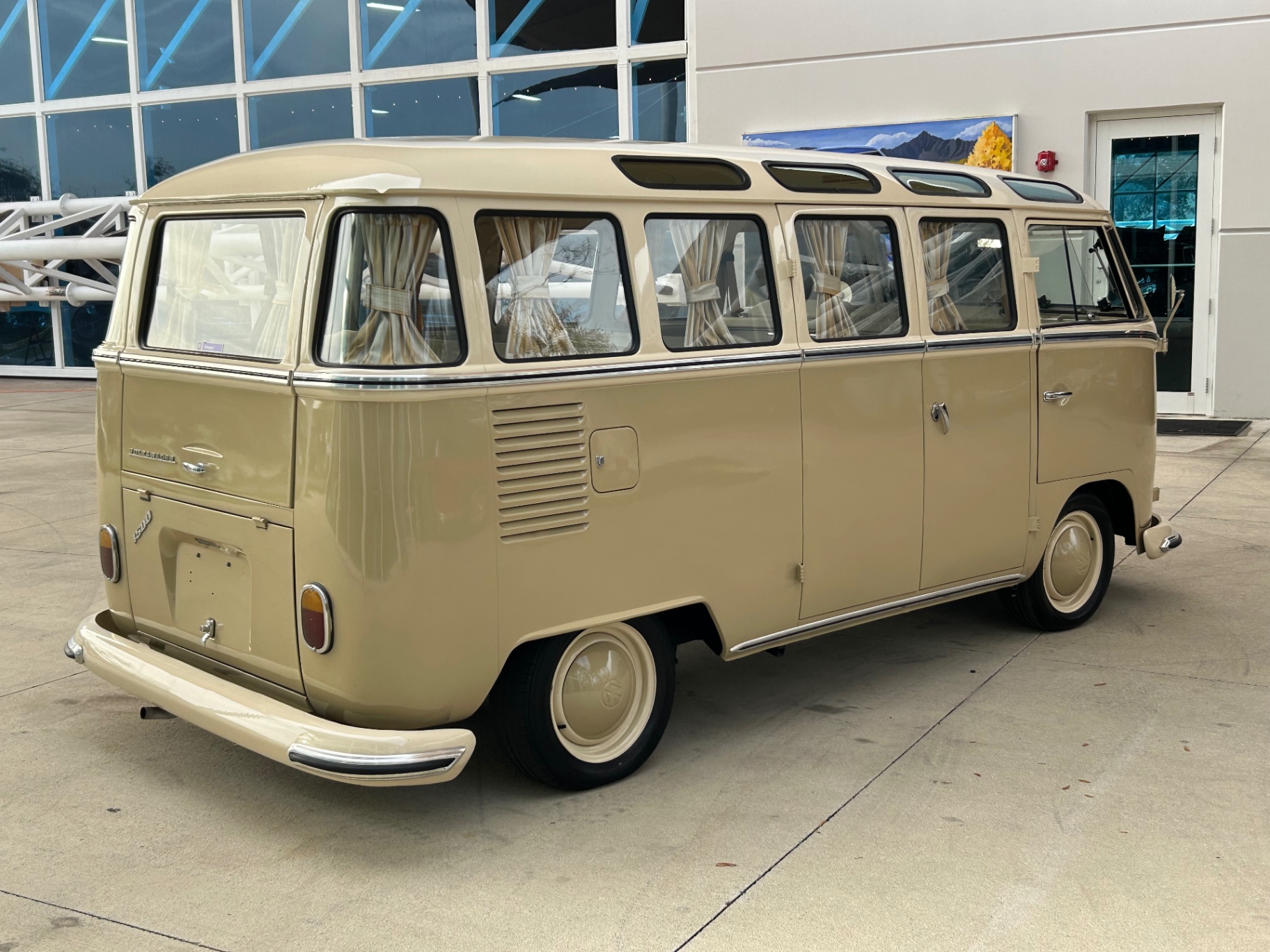 1972-vw-type-2-bus-03