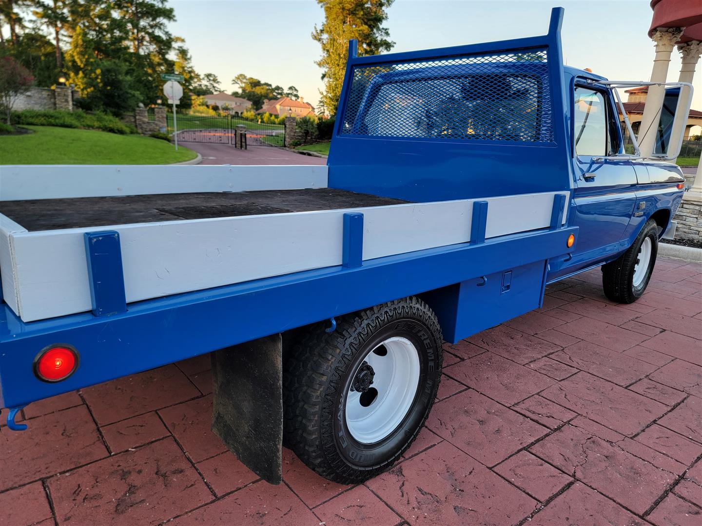 1974-ford-f350-custom-flatbed-07