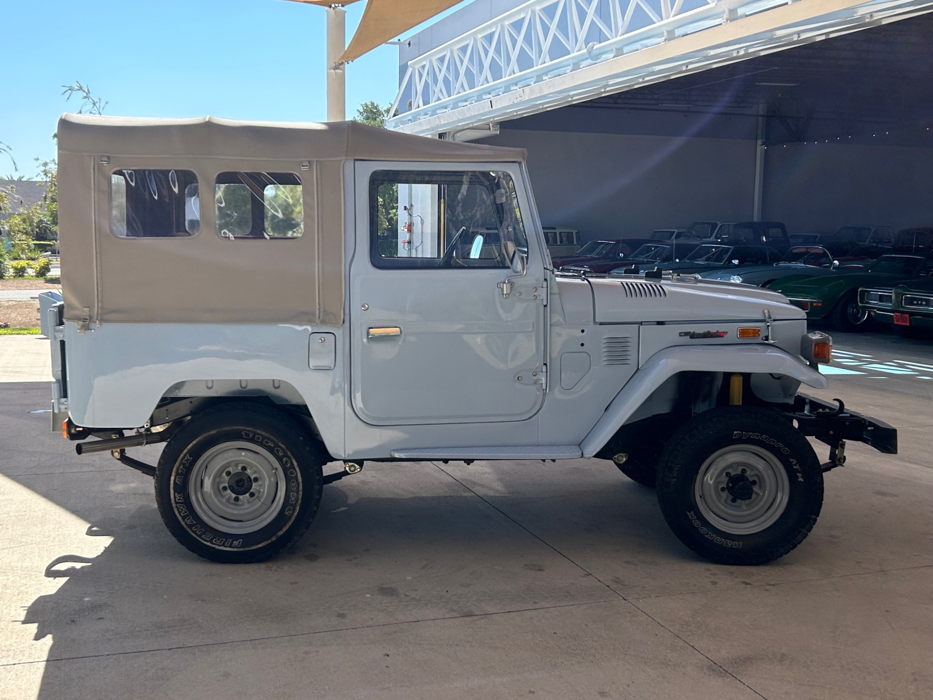 1975-toyota-land-cruiser-fj40-for-sale-04