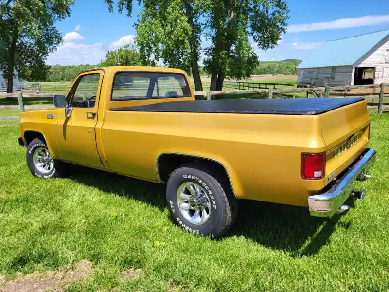 1976-chevrolet-c-k-20-series-custom-deluxe-one-family-owned-for-sale-10