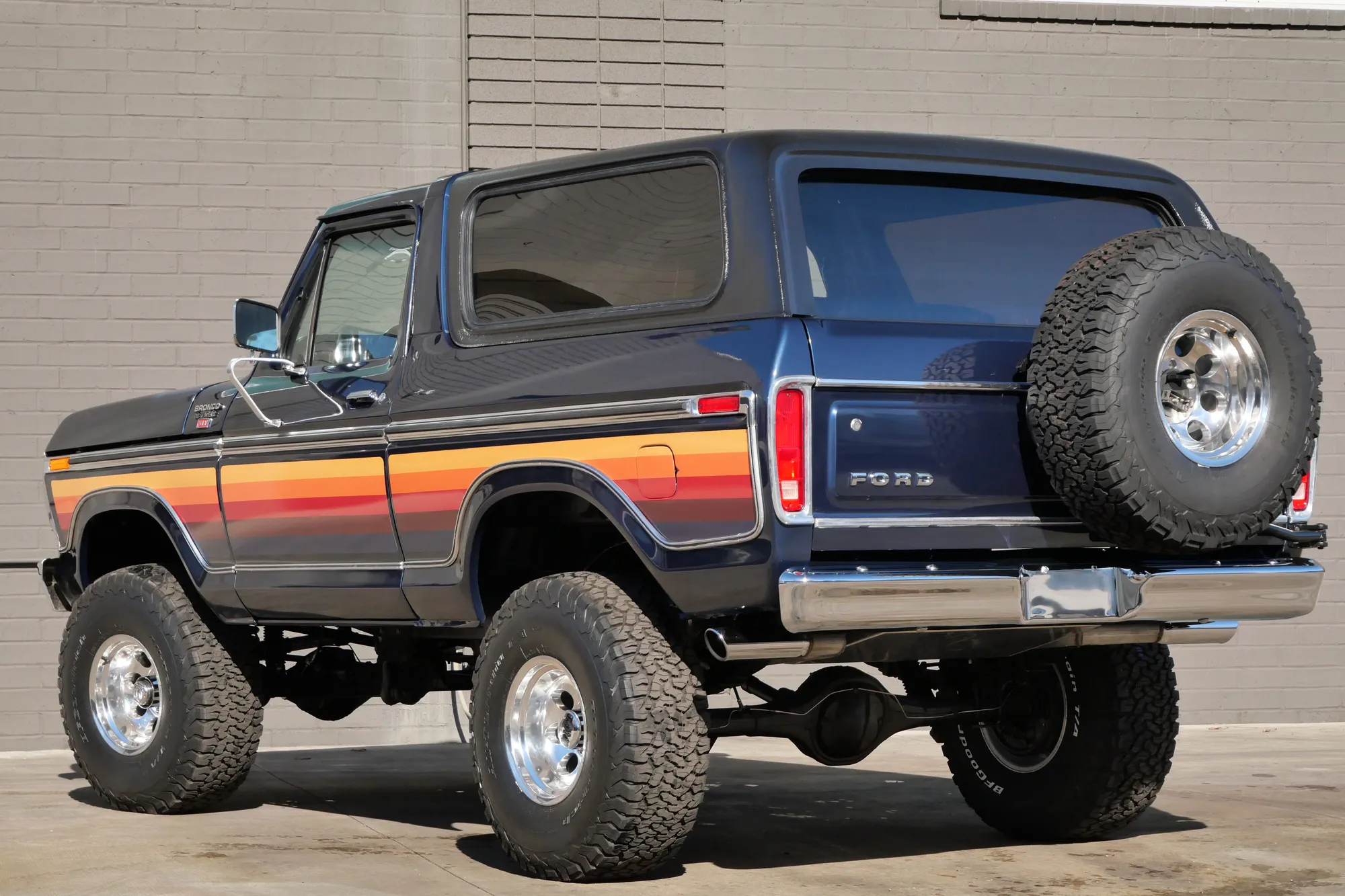 1978-ford-bronco-godzilla-for-sale-03