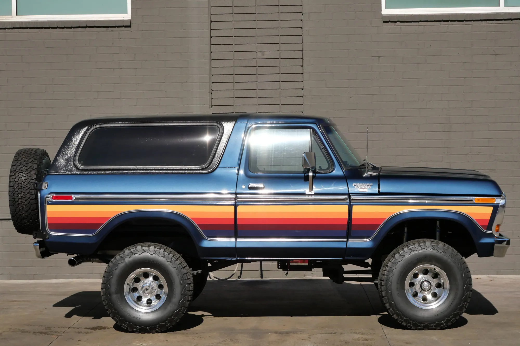 1978-ford-bronco-godzilla-for-sale-06