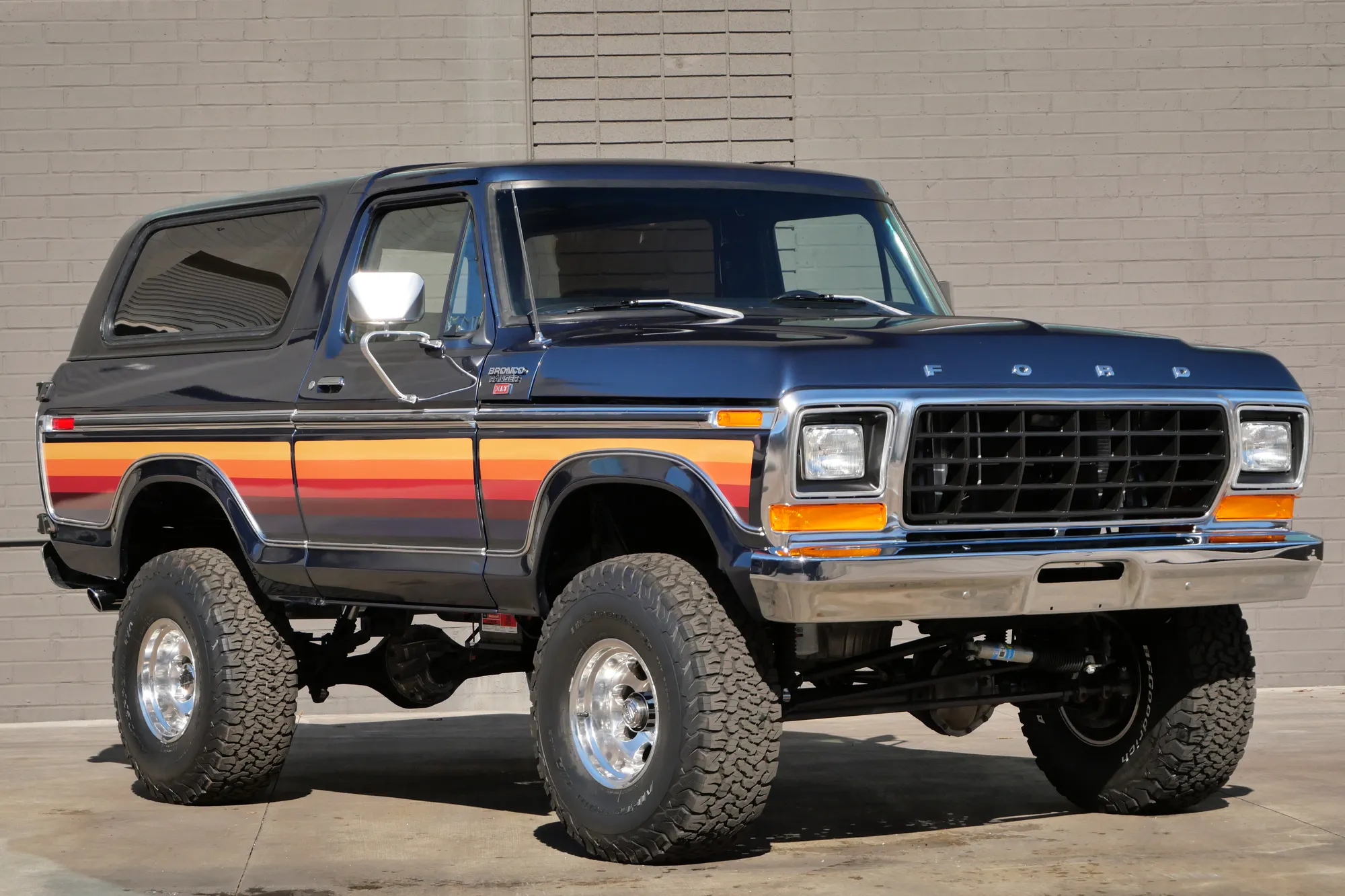 1978-ford-bronco-godzilla-for-sale-11