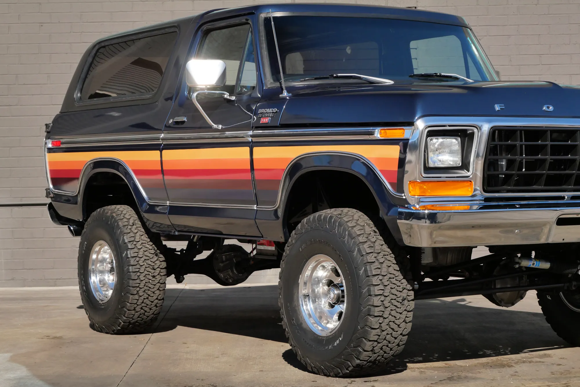 1978-ford-bronco-godzilla-for-sale-13