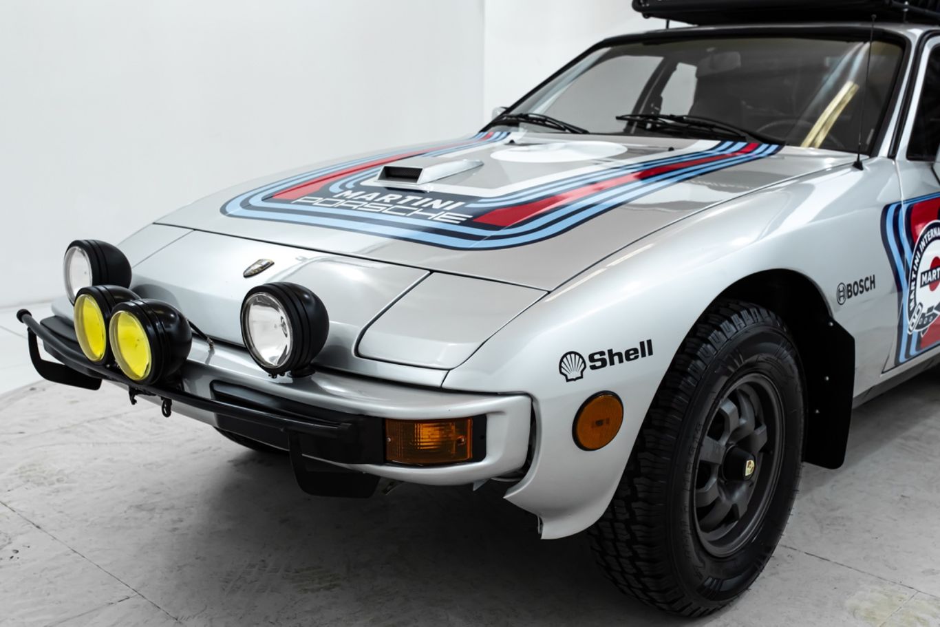 1979-porsche-924-safari-martini-tribute-for-sale-09