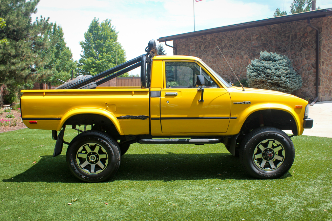 1983-toyota-pickup-deluxe-for-sale-03