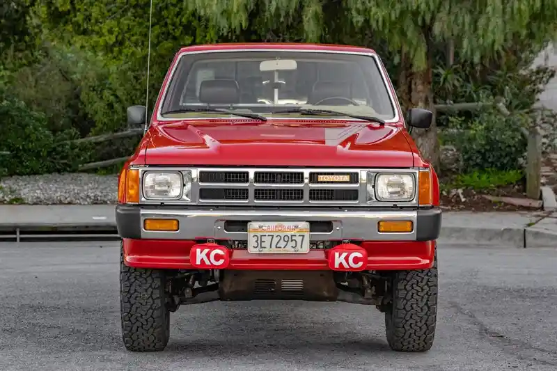 1986-toyota-pickup-sr5-truck-for-sale-06