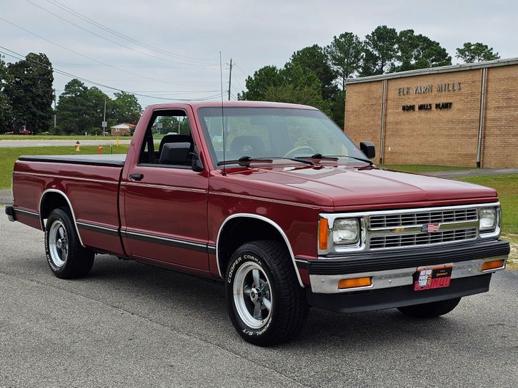 1993-chevrolet-s10-tahoe-01