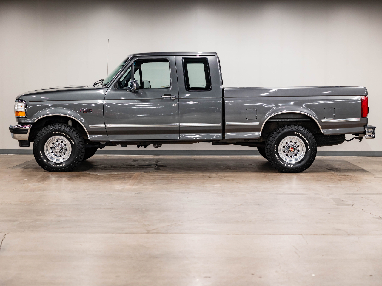 1993-ford-f-150-xlt-supercab-short-bed-01