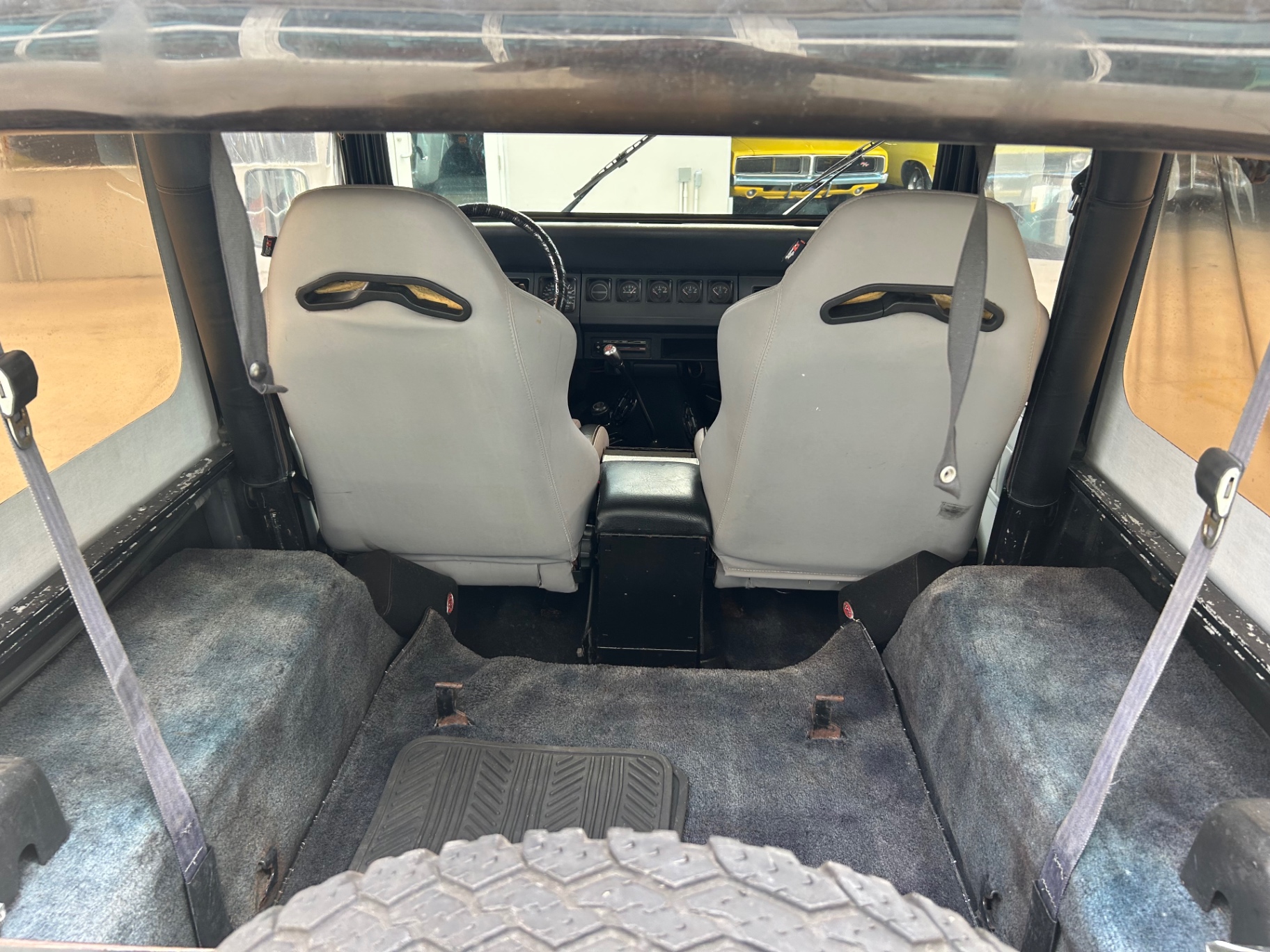 1993-jeep-wrangler-yj-for-sale-07