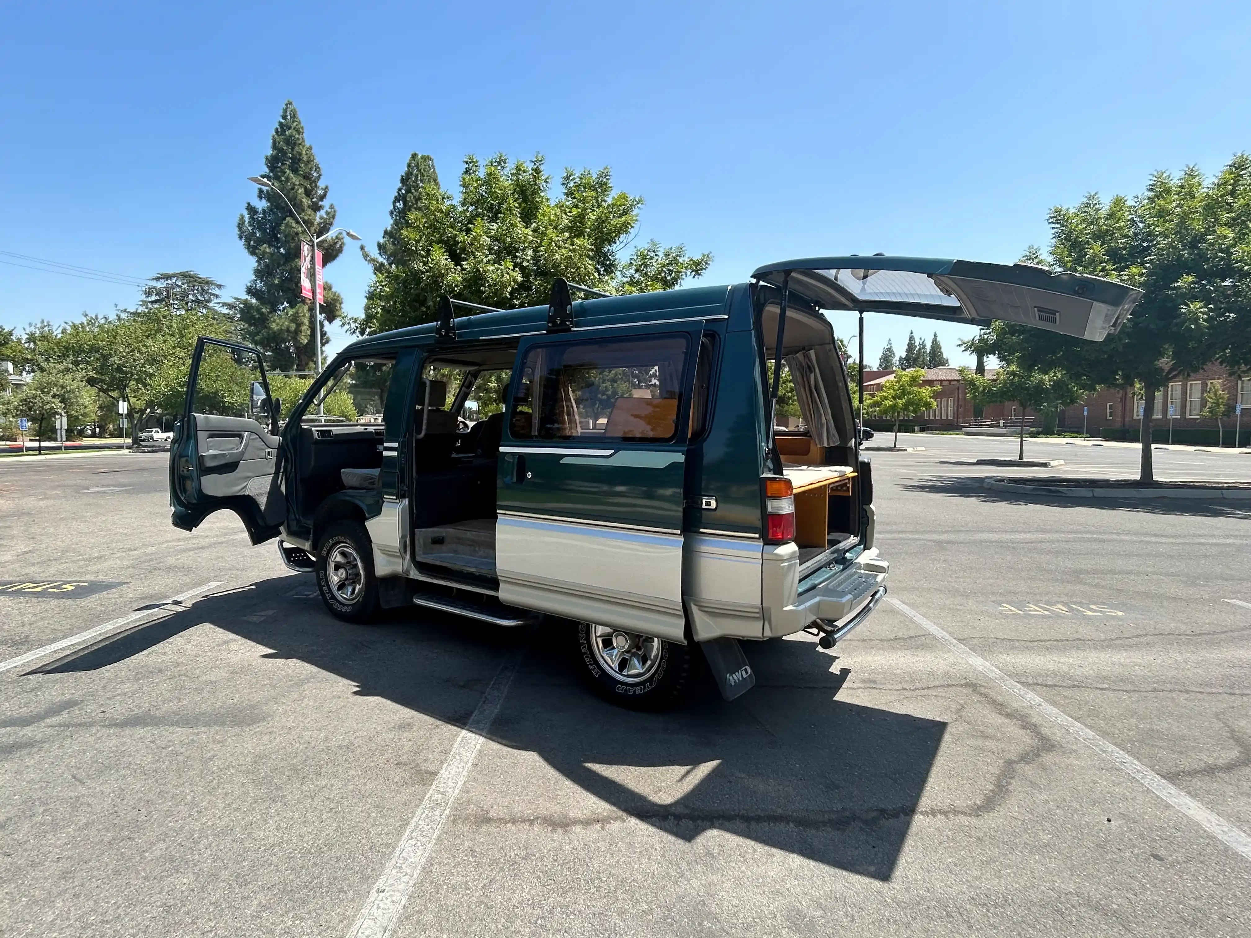 1993-mitsubishi-delica-l300-11