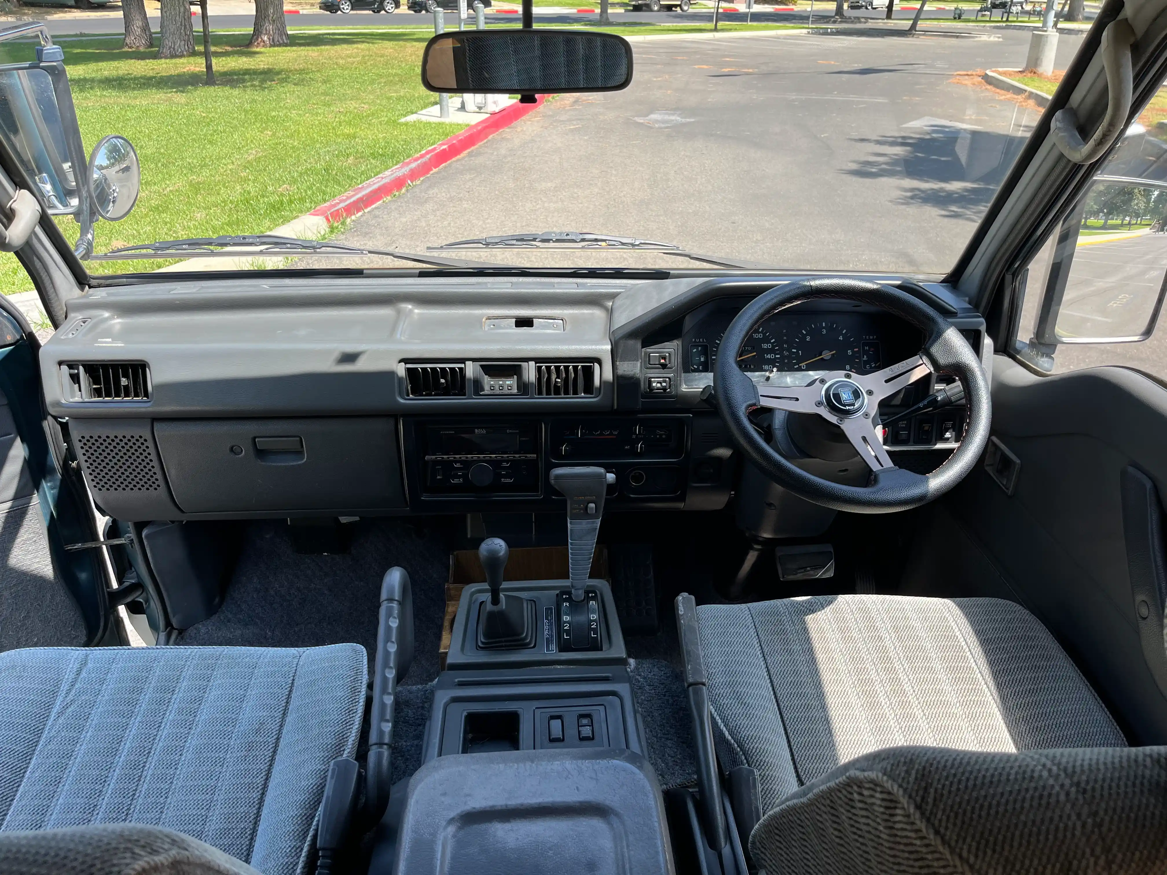 1993-mitsubishi-delica-l300-17