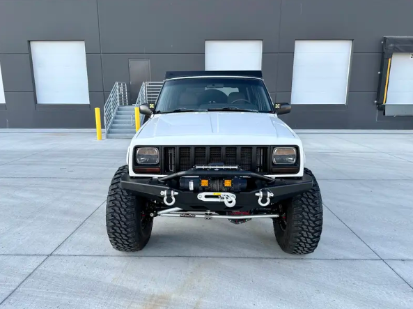 1998-Jeep-Cherokee-Classic-XJ-RestoMod-10