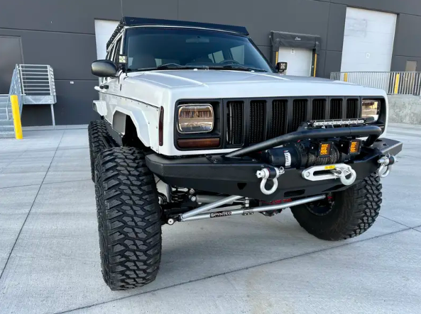 1998-Jeep-Cherokee-Classic-XJ-RestoMod-13