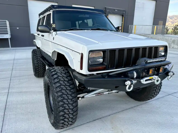 1998-Jeep-Cherokee-Classic-XJ-RestoMod-15