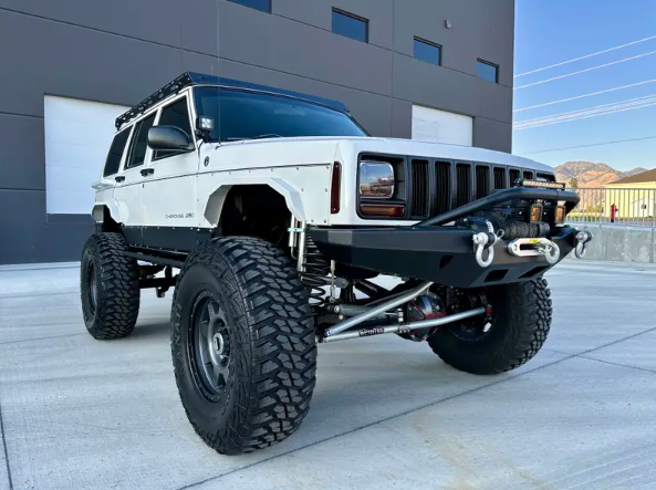 1998-Jeep-Cherokee-Classic-XJ-RestoMod-17