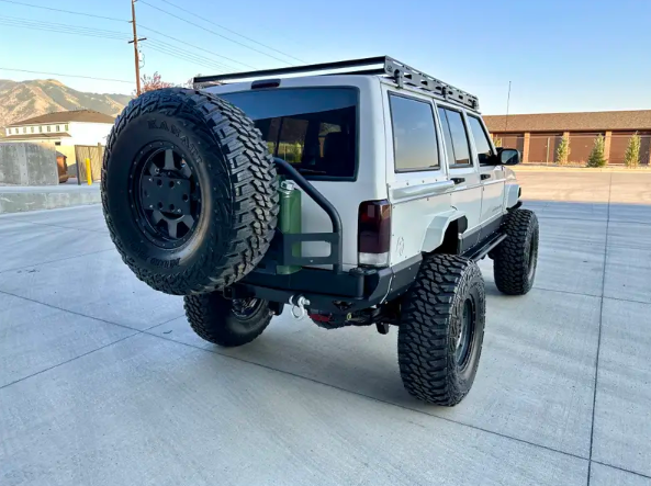 1998-Jeep-Cherokee-Classic-XJ-RestoMod-24